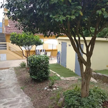 Holiday home Casita Con Terreno A 10 Minutos Del Centro De Vigo *
