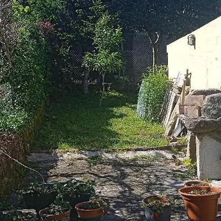 Holiday home Casita Con Terreno A 10 Minutos Del Centro De Vigo